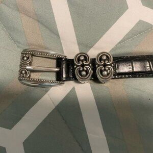 Brighton Belt Womens Medium/large 32 Black Leather, silver/pewter buckle EUC